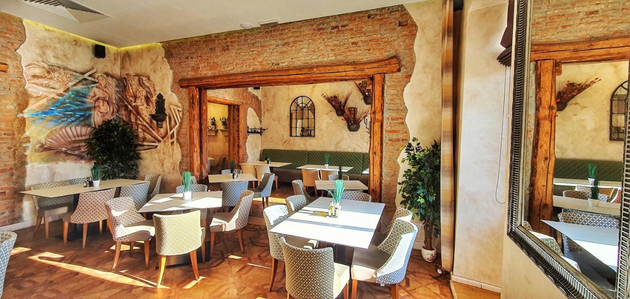 Casa Crown Hotel Brasov Ngoại thất bức ảnh
